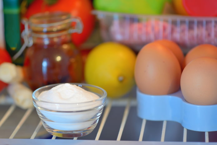 Le bicarbonate de soude dans le réfrigérateur