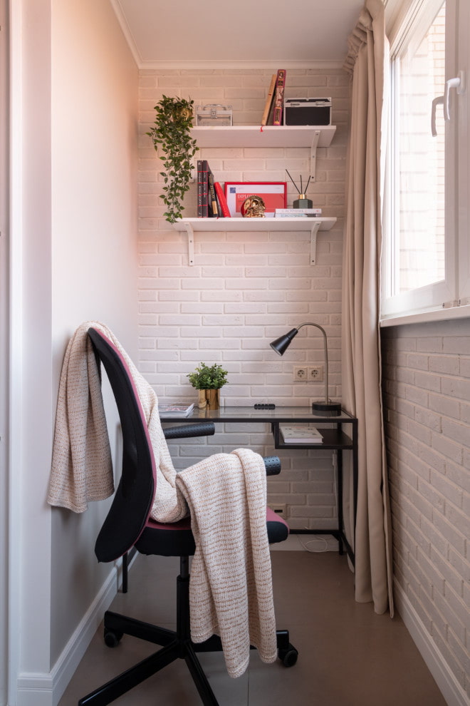 Armoire sur le balcon