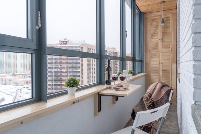 armoire intégrée sur le balcon