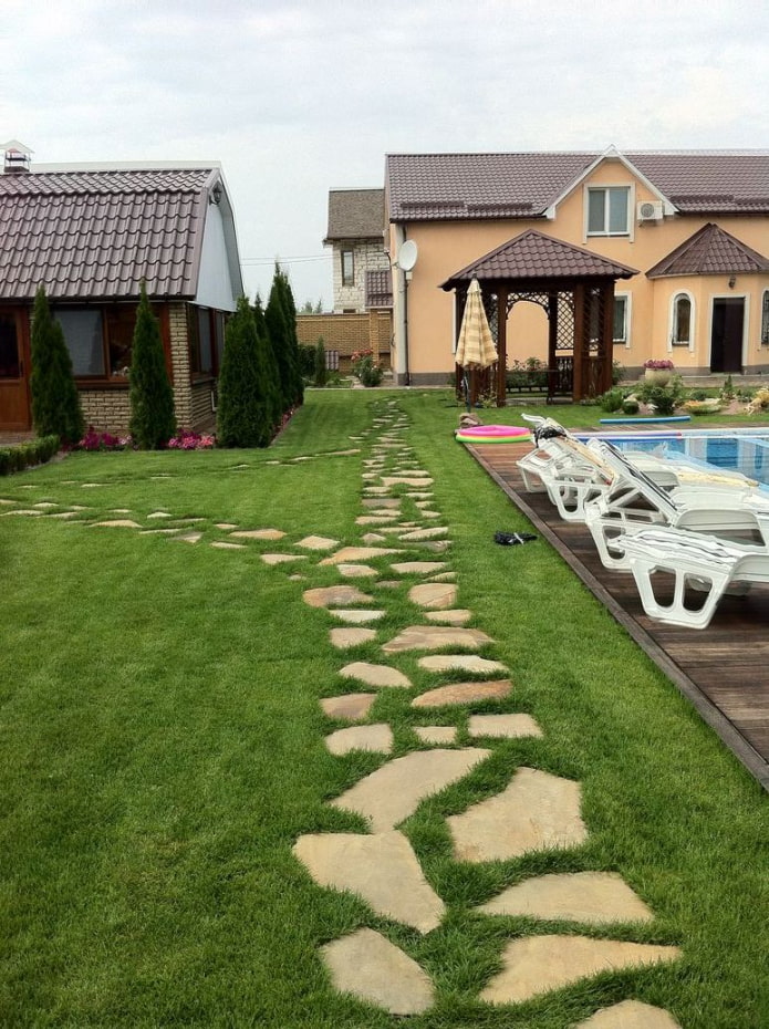 piscine sur un terrain de 10 ares