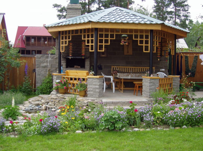 beau gazebo couvert