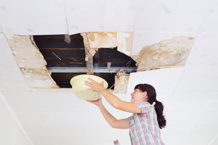 plafond en placoplâtre qui fuit