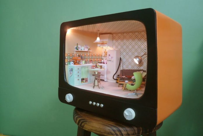 Boîte de chambre de la télévision