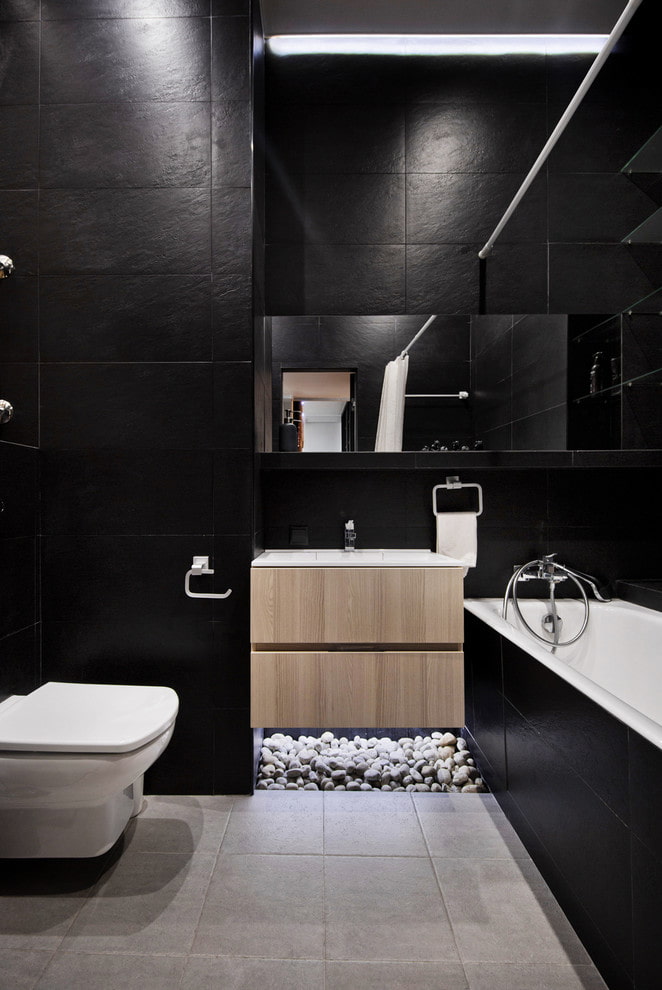 Salle de bain aux couleurs noires