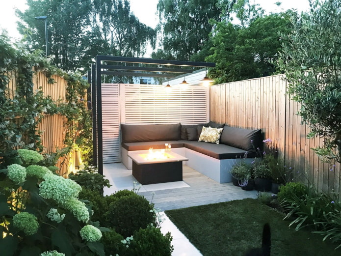 Pergola et canapé de jardin