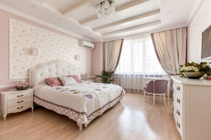 plafond blanc dans la chambre