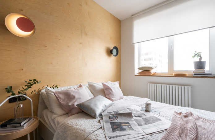 Chambre blanche aux couleurs chaudes