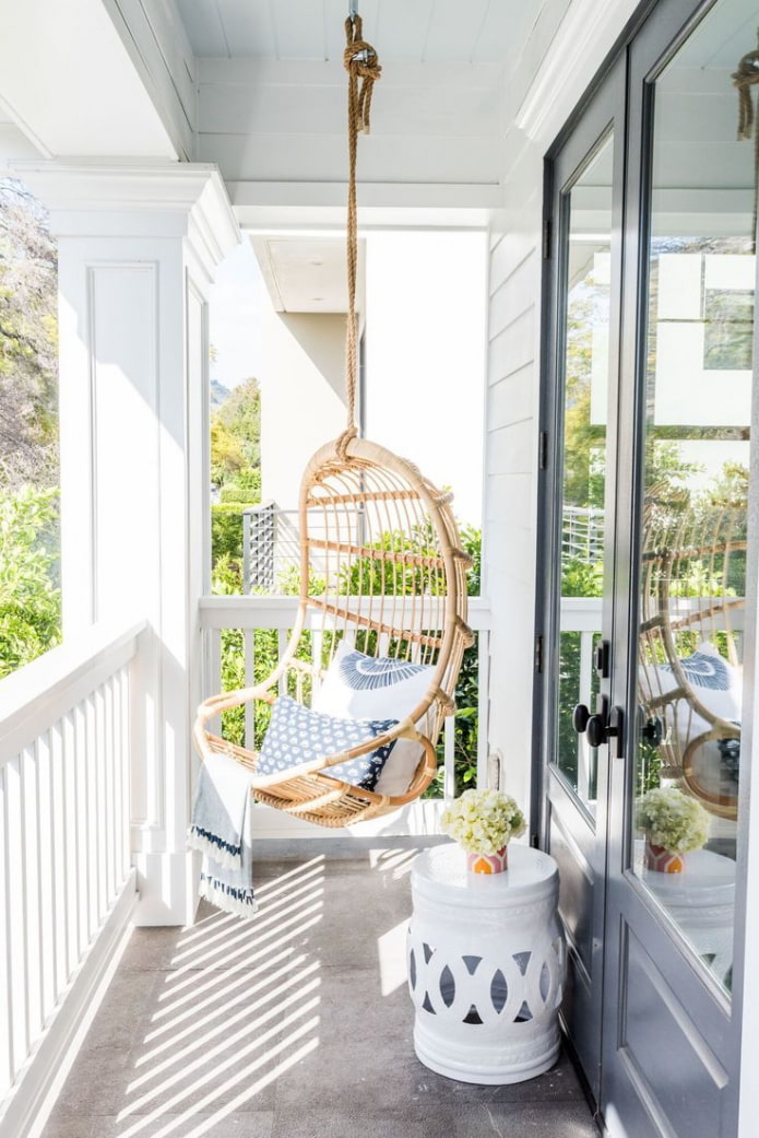 chaise sur une corde pour un balcon