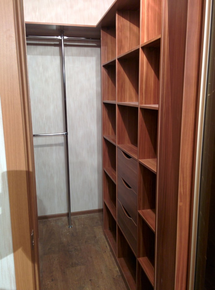 armoire spacieuse