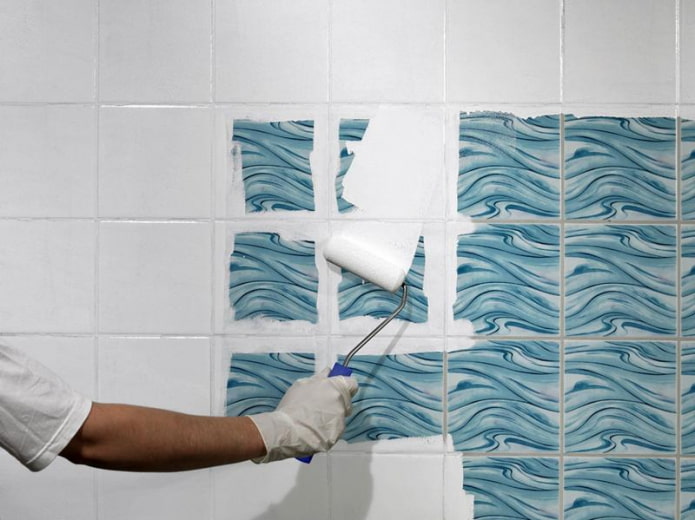 pintura ang mga tile ng banyo