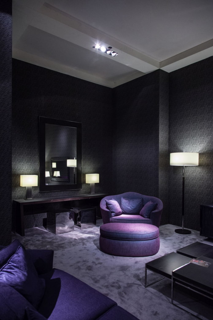 noir avec du violet à l'intérieur