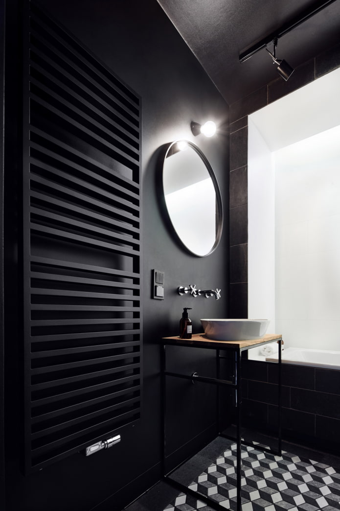 salle de bain sombre