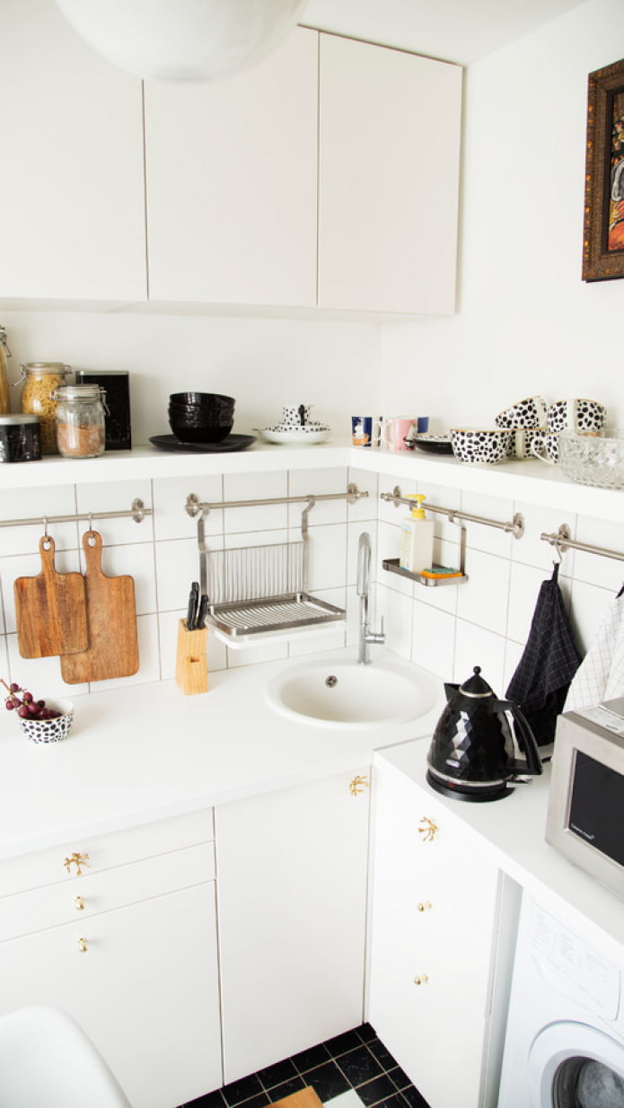 lavabo rond dans le coin