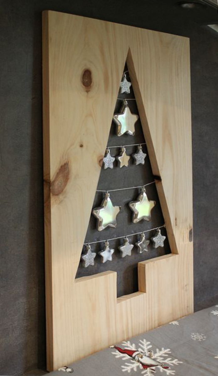 Sapin de Noël en planche de meuble