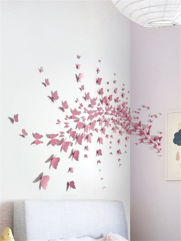 papillons sur deux murs