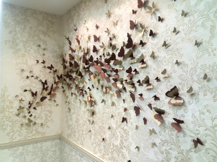 papillons sur les murs mitoyens