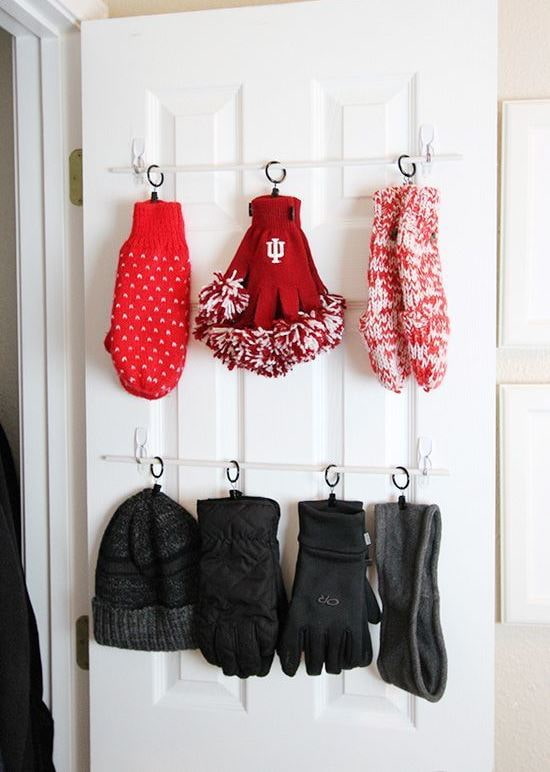 Bonnets et gants sur rails