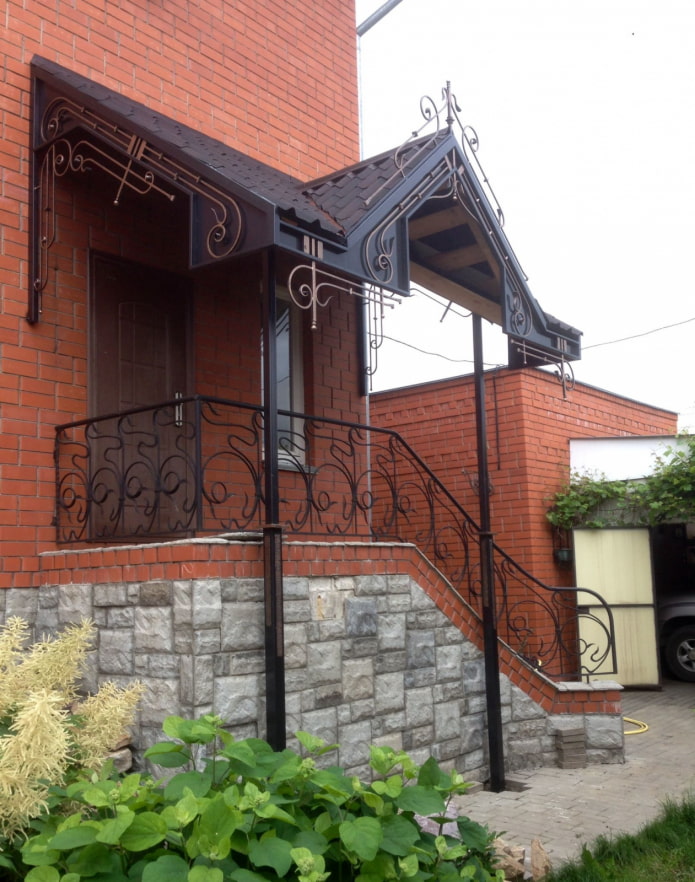 gable canopy sa beranda