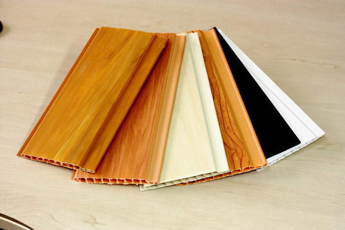 exemples de couleurs de panneaux de plafond en PVC