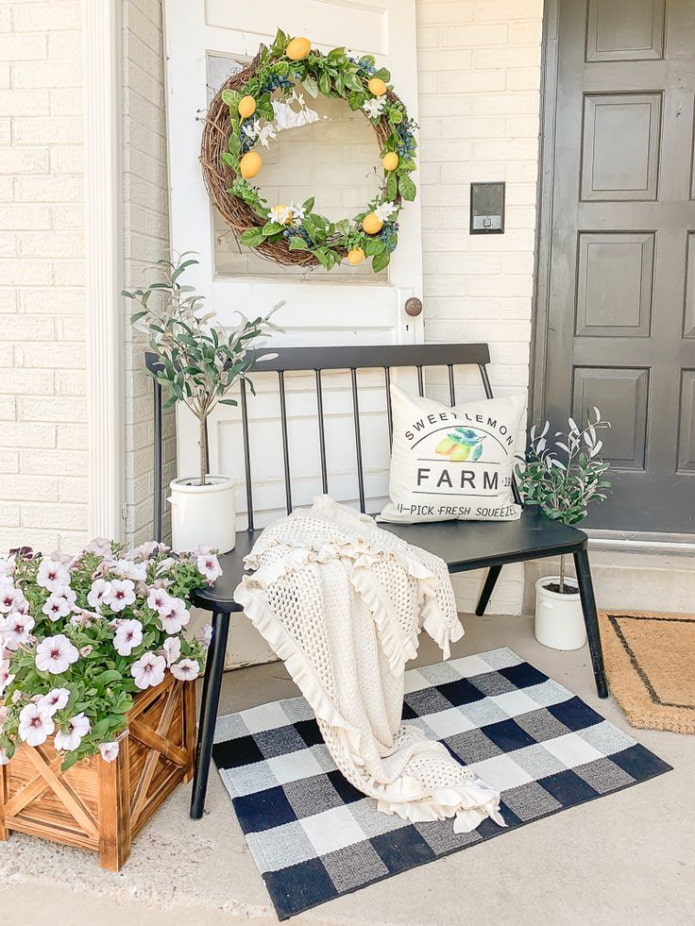 Banc sur la terrasse