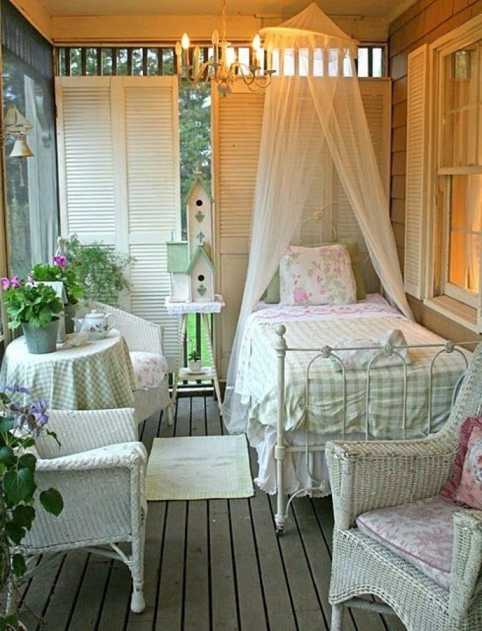 Lit de terrasse shabby chic