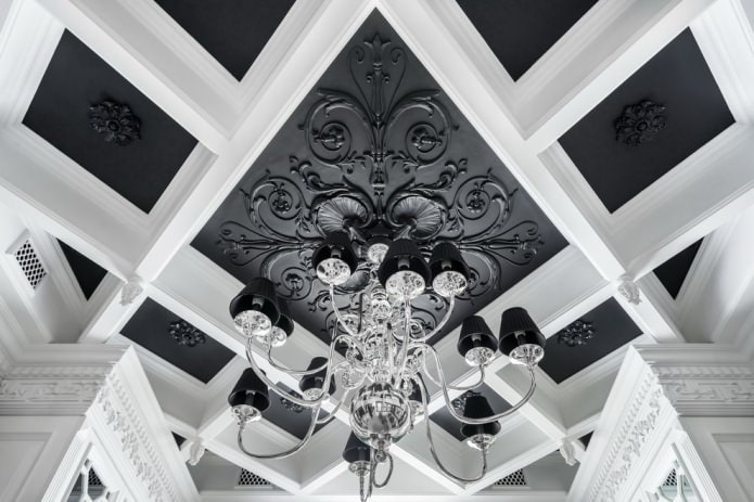 Plafond noir et blanc