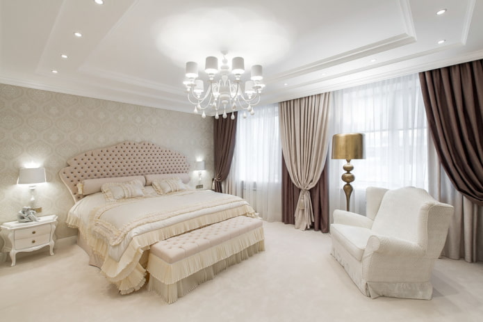 chambre classique avec tapis blanc