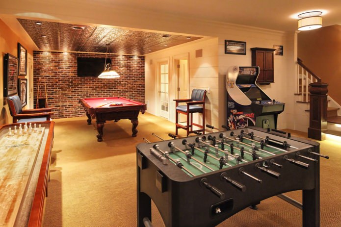 L'intérieur de la salle de billard dans la maison