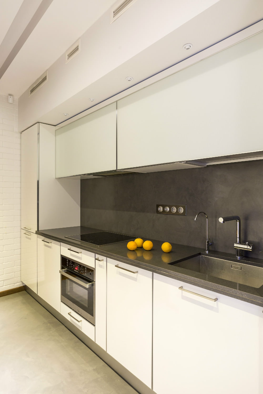 Cuisine dans la conception d'un appartement de deux pièces de 43 m². m.