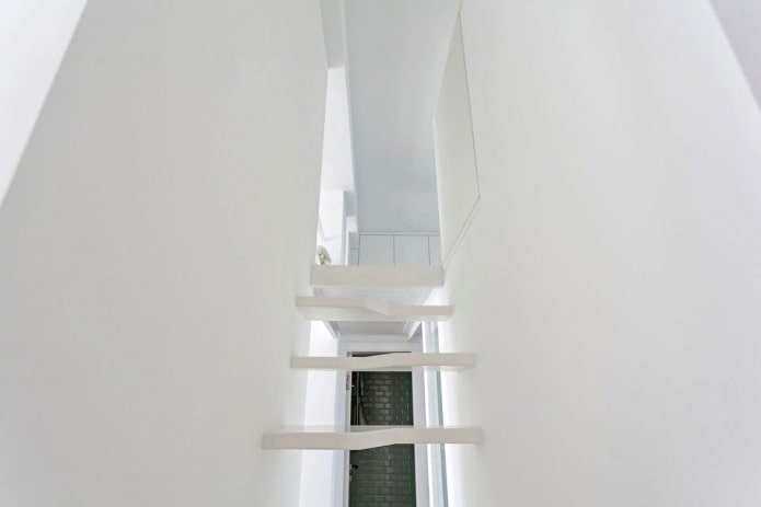 escalier à l'intérieur d'un appartement de 64 m². m.