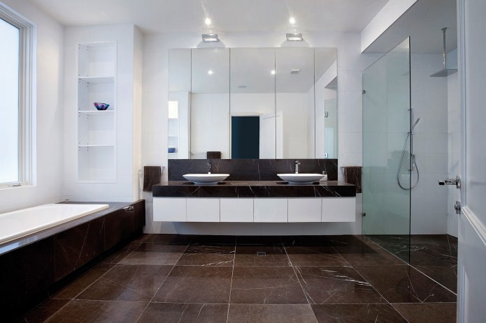 Salle de bain dans les tons marron