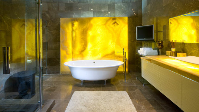 salle de bain jaune