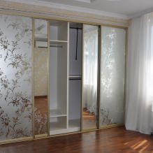 Mga pagpipilian para sa disenyo ng mga harapan ng mga pintuan ng sliding wardrobe-1