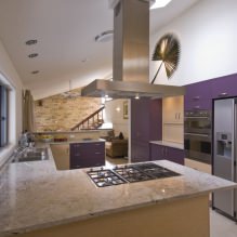 Ensemble violet dans la cuisine: design, combinaisons, choix de style, papier peint et rideaux-13