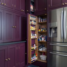 Ensemble violet dans la cuisine: design, combinaisons, choix de style, papier peint et rideaux-6