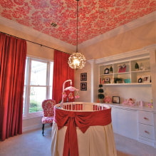 Plafond rouge à l'intérieur: caractéristiques et sélection de photos-5