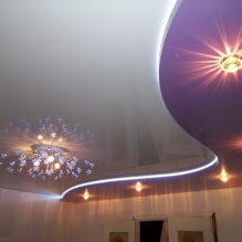 Plafond tendu en flèche: types de design, forme, matériau, design, couleur, photo à l'intérieur-6