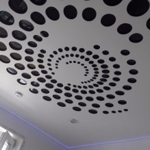 Plafond tendu noir et blanc: types de structures, textures, formes, options de conception-6