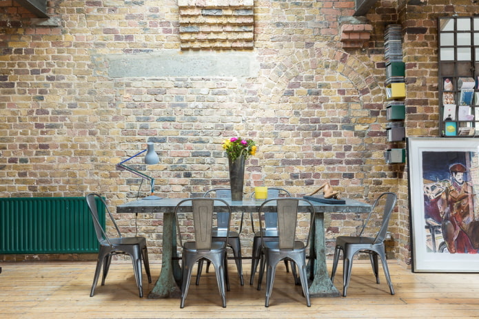 Tables de style loft : photos, types, matériaux, formes, exemples de conception, couleurs