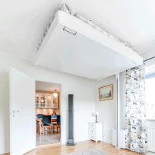 Lit sous le plafond: recommandations de choix, types, design, photos de différents styles-3