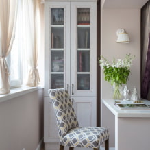 Armoire sur le balcon et la loggia: types, couleurs, matériaux, emplacement et options de remplissage-0