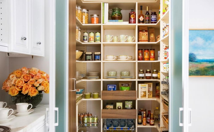 Mga pantry shelf: mga tampok at sunud-sunod na tagubilin sa pagmamanupaktura