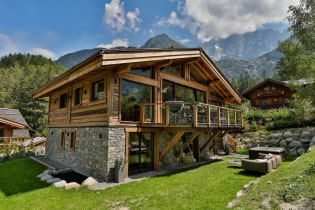 Comment décorer une maison de style chalet ?