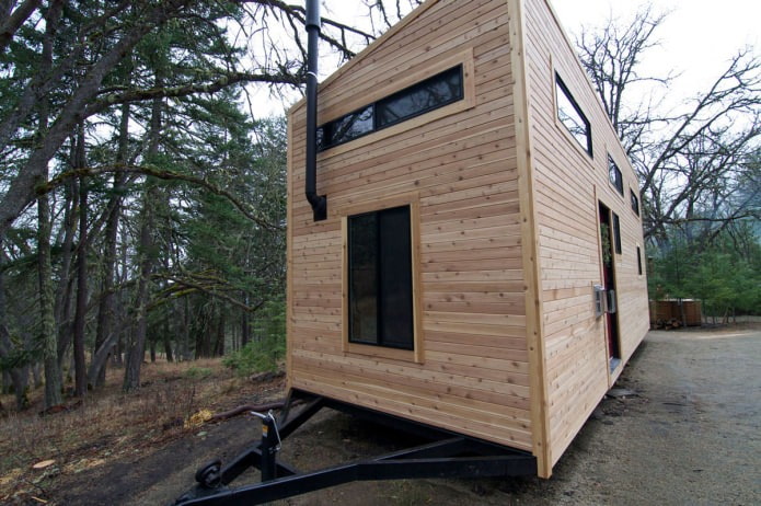 Intérieur d'un wagon de maison mobile avec une remorque