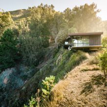 Maison sur une falaise surplombant l'océan-4